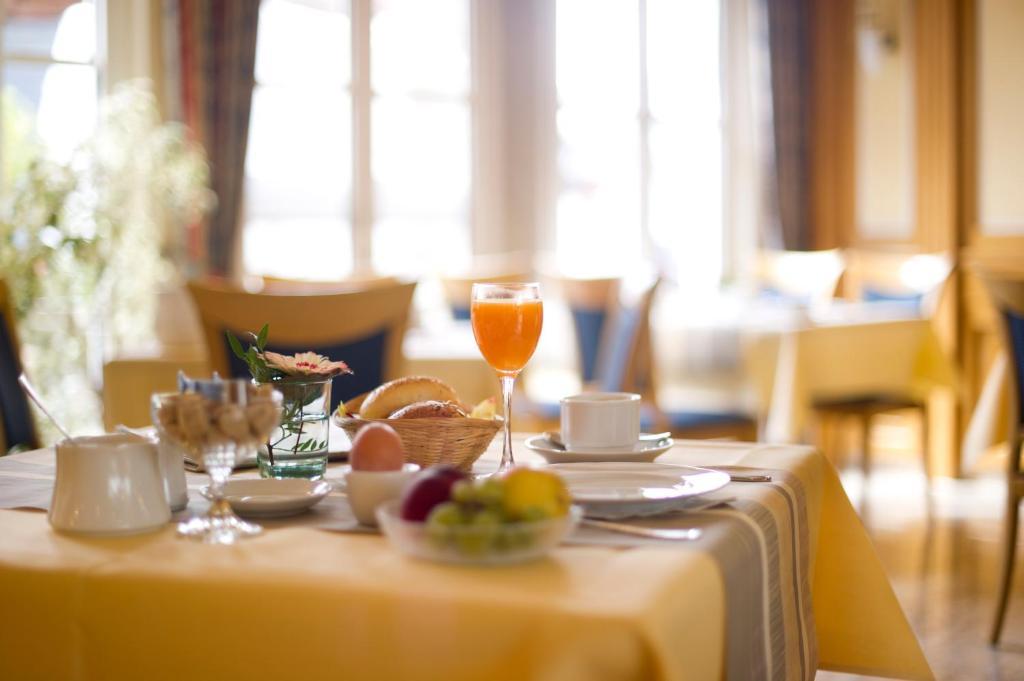 Goebels Hotel Zum Loewen Friedewald  Eksteriør billede