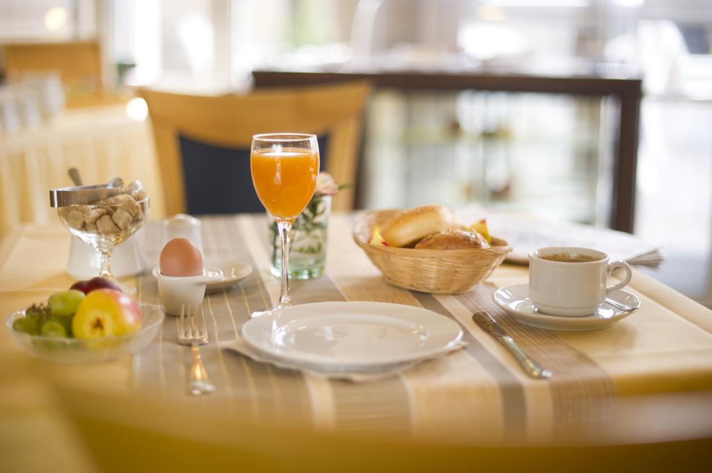 Goebels Hotel Zum Loewen Friedewald  Eksteriør billede