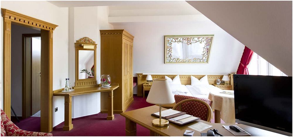 Goebels Hotel Zum Loewen Friedewald  Eksteriør billede