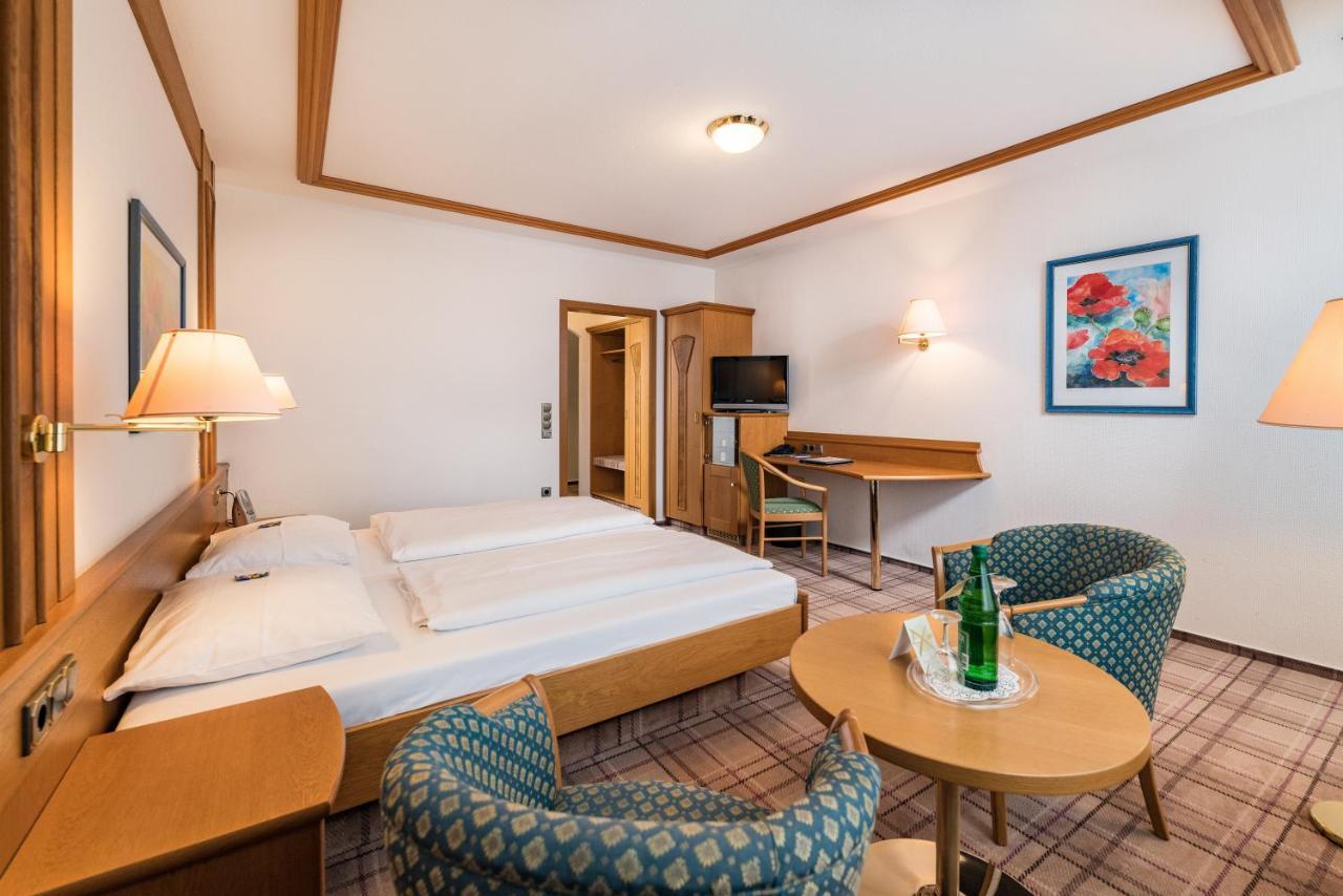 Goebels Hotel Zum Loewen Friedewald  Eksteriør billede