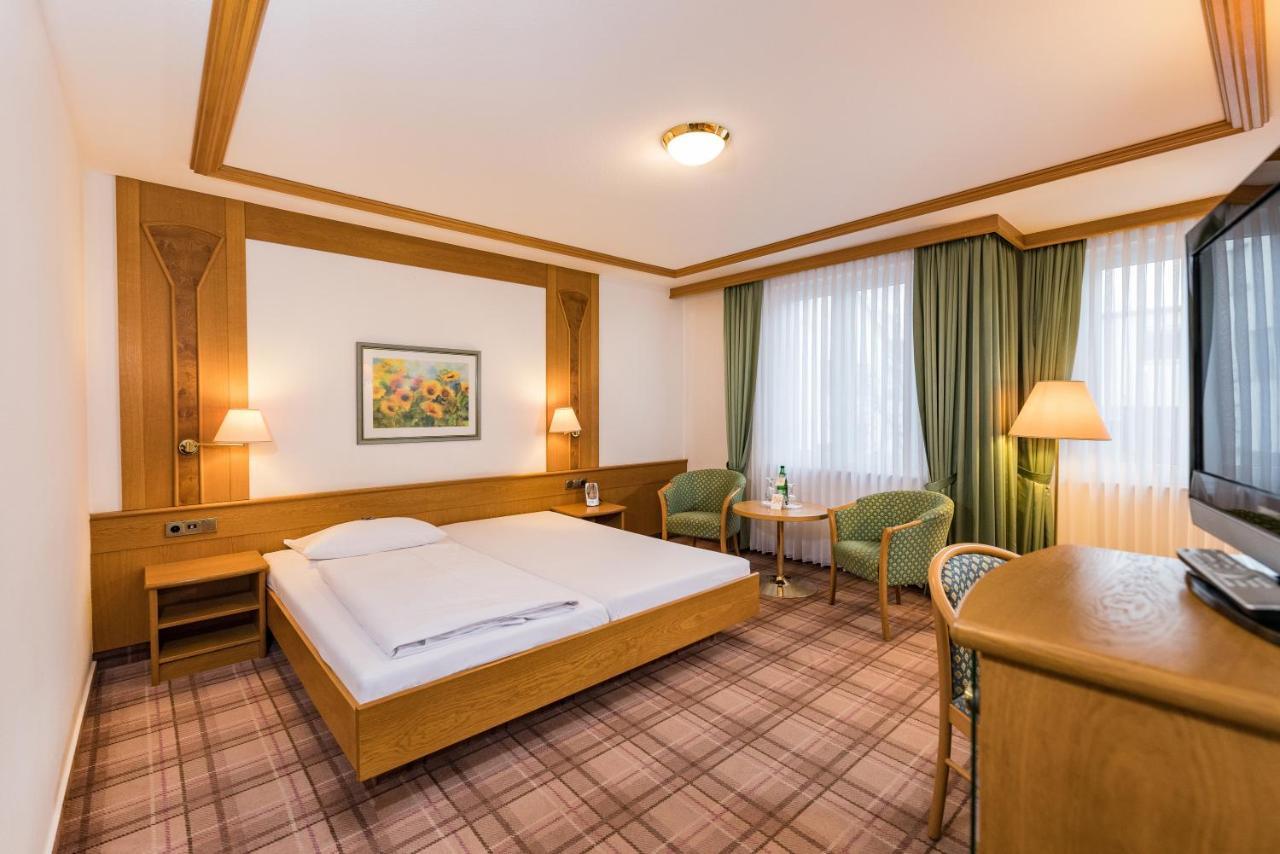 Goebels Hotel Zum Loewen Friedewald  Eksteriør billede